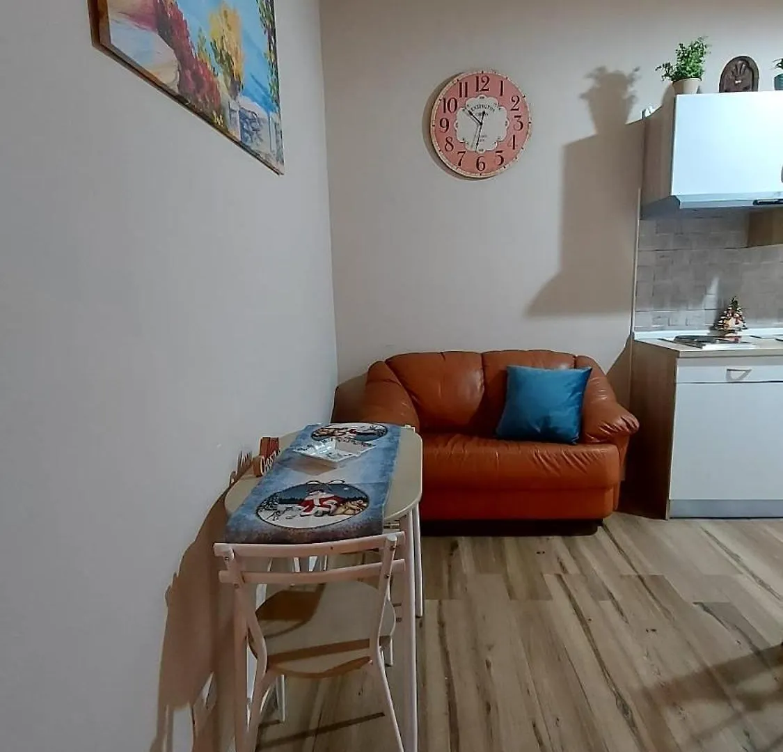 La Petite Maison Naples Apartment